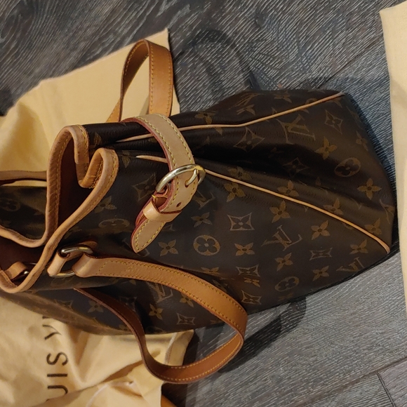 Louis Vuitton Tote Bag in Iconic Brown Monogram with Beige leather trim - Picture 3 of 4